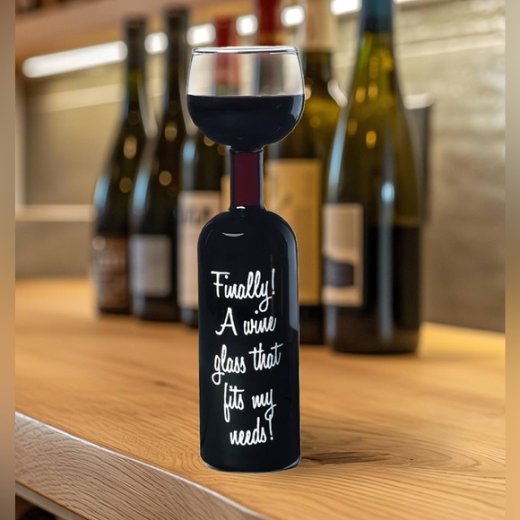 Big Mouth Toys Huge Wine Bottle Glass Holds Full 750mL Bottle Hilarious Gag Gift - Picture 2 of 8